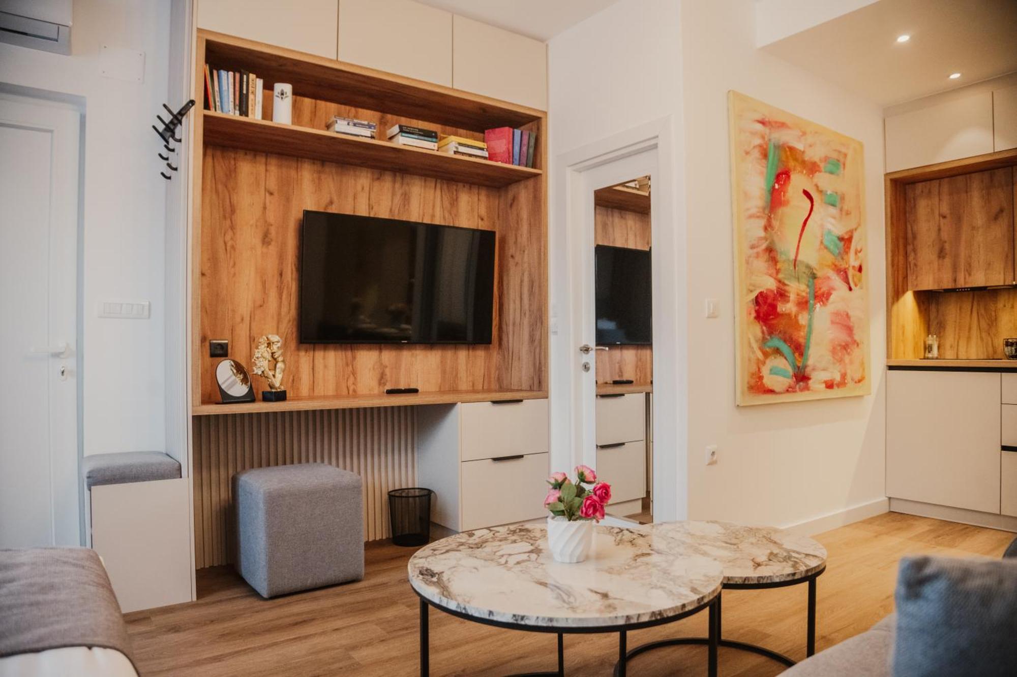 Ej's Hub Apartment Ohrid