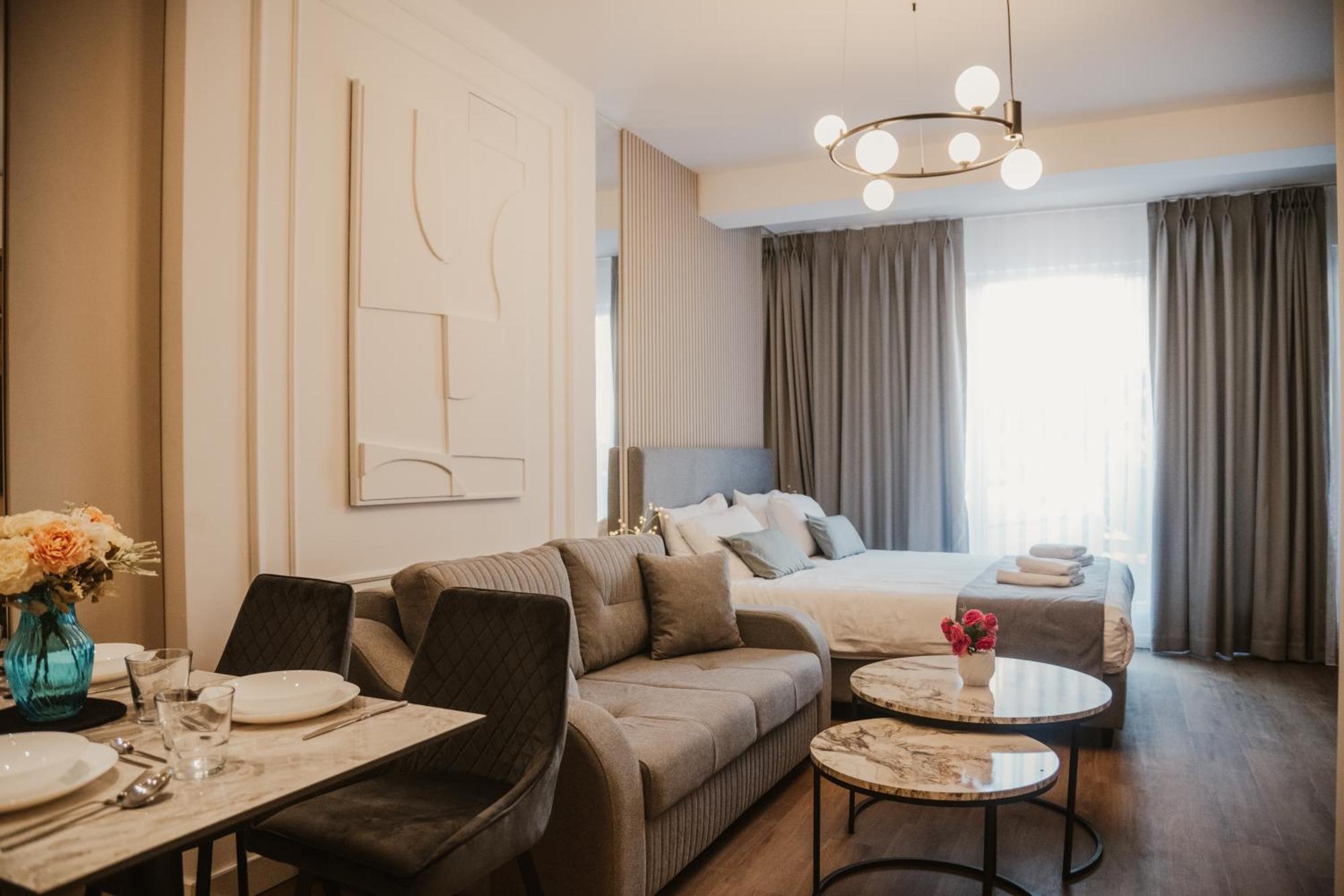 Ej's Hub Apartment *